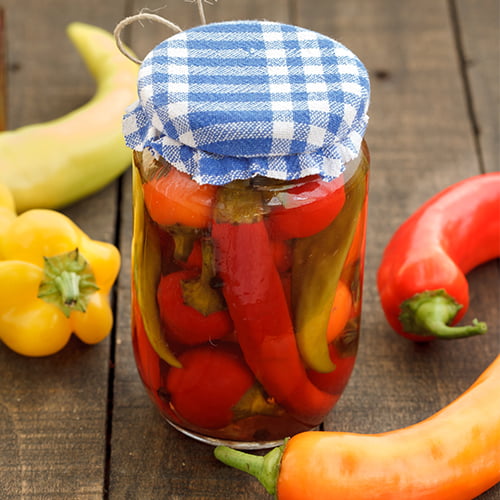 Hot Pepper Vinegar: How to Make it at Home? [Recipe]